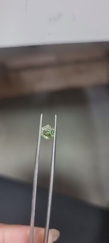 LG700518360 - Hexagonal 1.02ct Fancy Vivid Green VS1 EX EX None